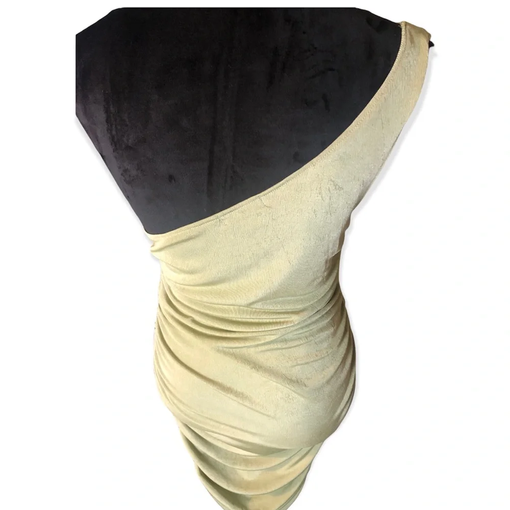Slinky Ruched Off Shoulder Dress - Picture 2 of 7